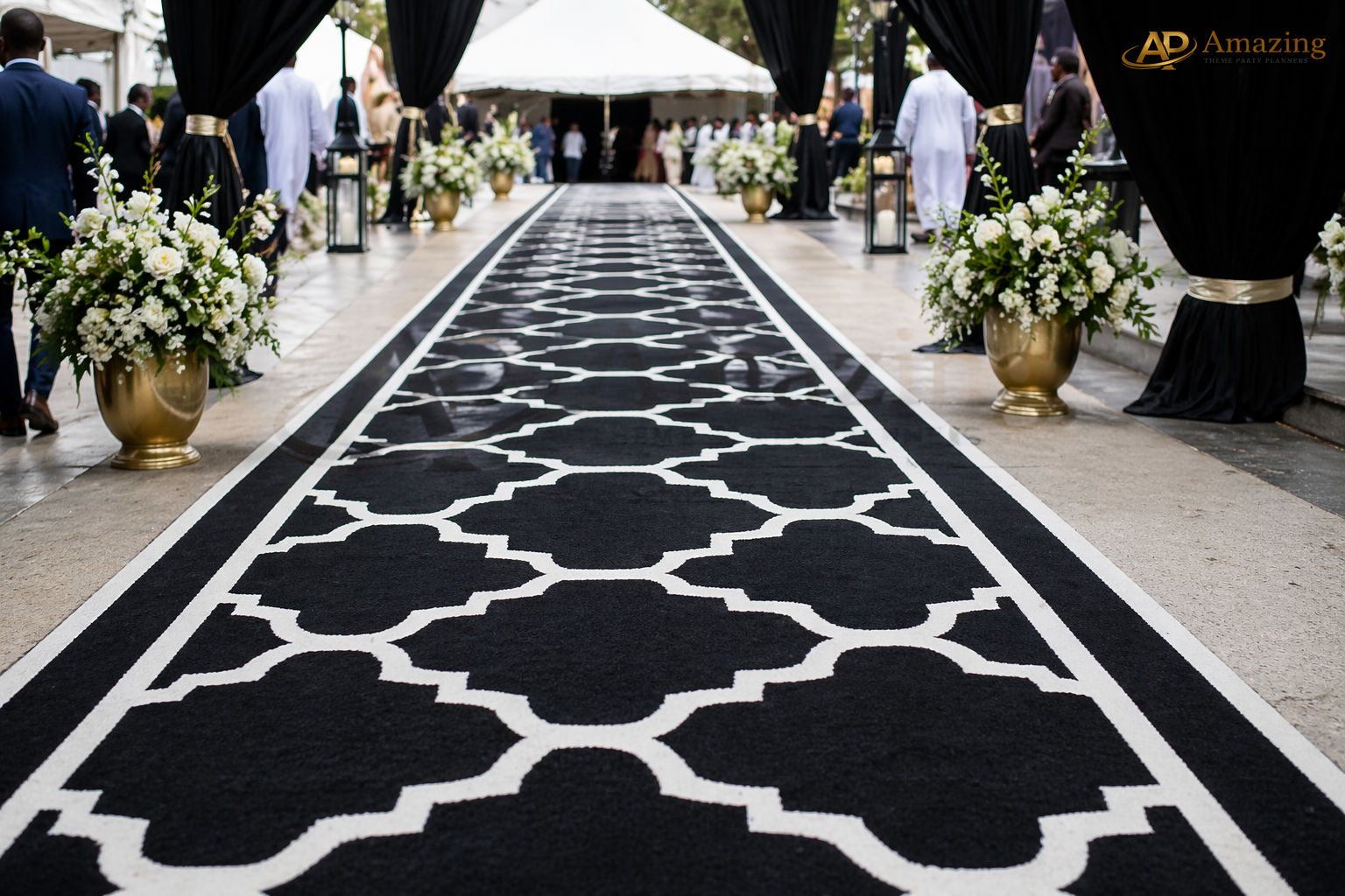 Black & White Modern Arabic Carpet (per sqm)