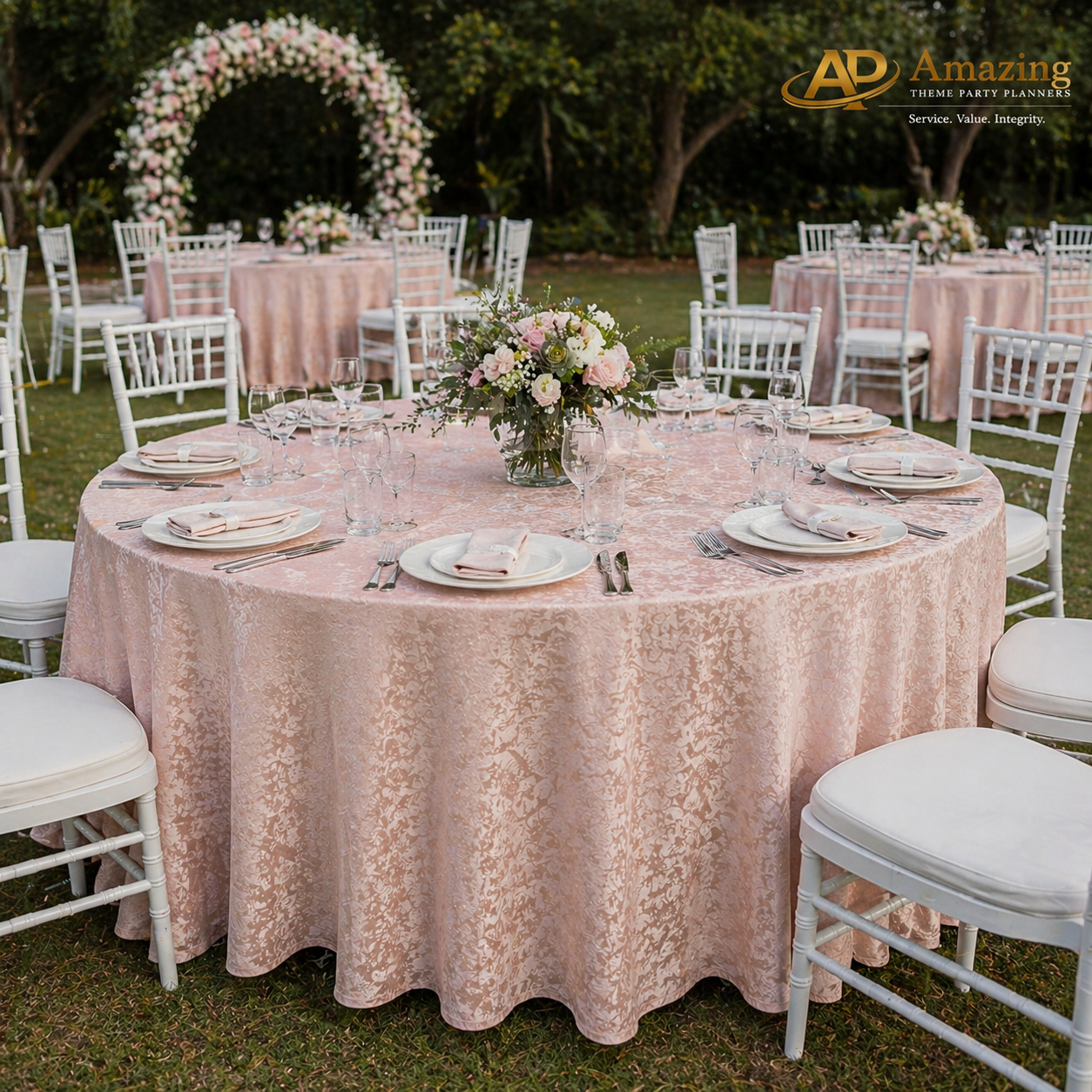 Dressed Round Table