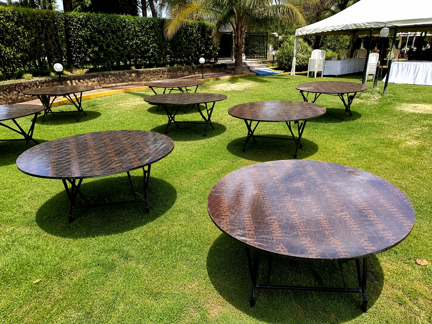 Plain Round Table