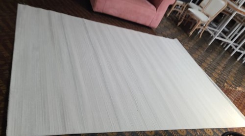 White & Cream Luxury Carpet (2x3m)